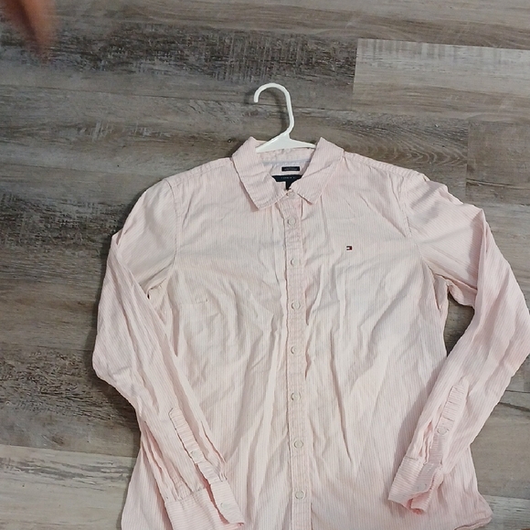 Tommy Hilfiger Tops - Tommy Hilfiger ladies Pink Shirt